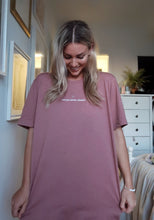 Load image into Gallery viewer, "SEE YA, CLOSET" TEE (Mauve)