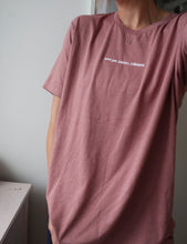 Load image into Gallery viewer, "SEE YA, CLOSET" TEE (Mauve)